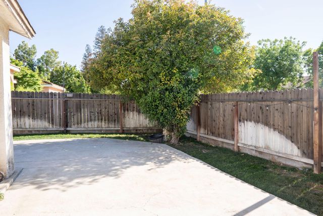5491 W Roberts Avenue, Fresno, CA 93722