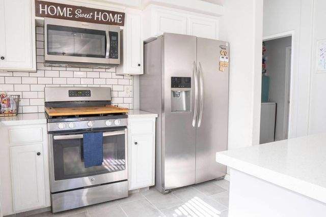 5491 W Roberts Avenue, Fresno, CA 93722