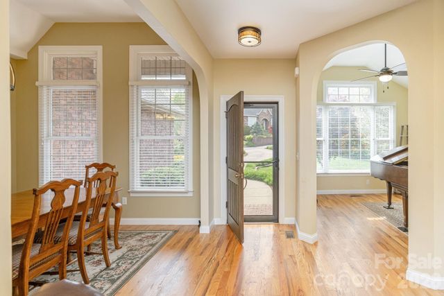 28 Tudor Crescent Court, Hendersonville, NC 28739
