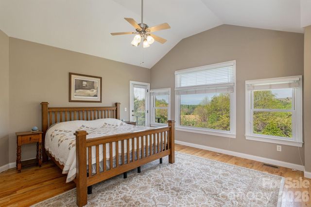 28 Tudor Crescent Court, Hendersonville, NC 28739