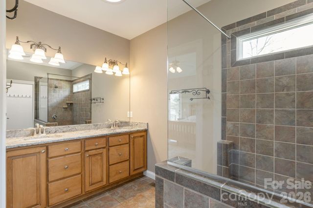 28 Tudor Crescent Court, Hendersonville, NC 28739