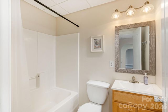 28 Tudor Crescent Court, Hendersonville, NC 28739