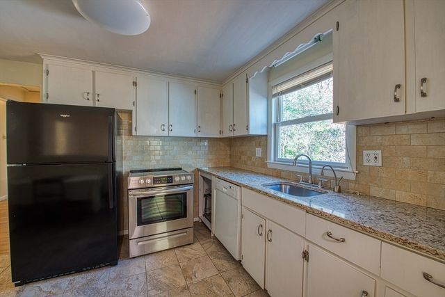 40 Lyndon Road, Sharon, MA 02067