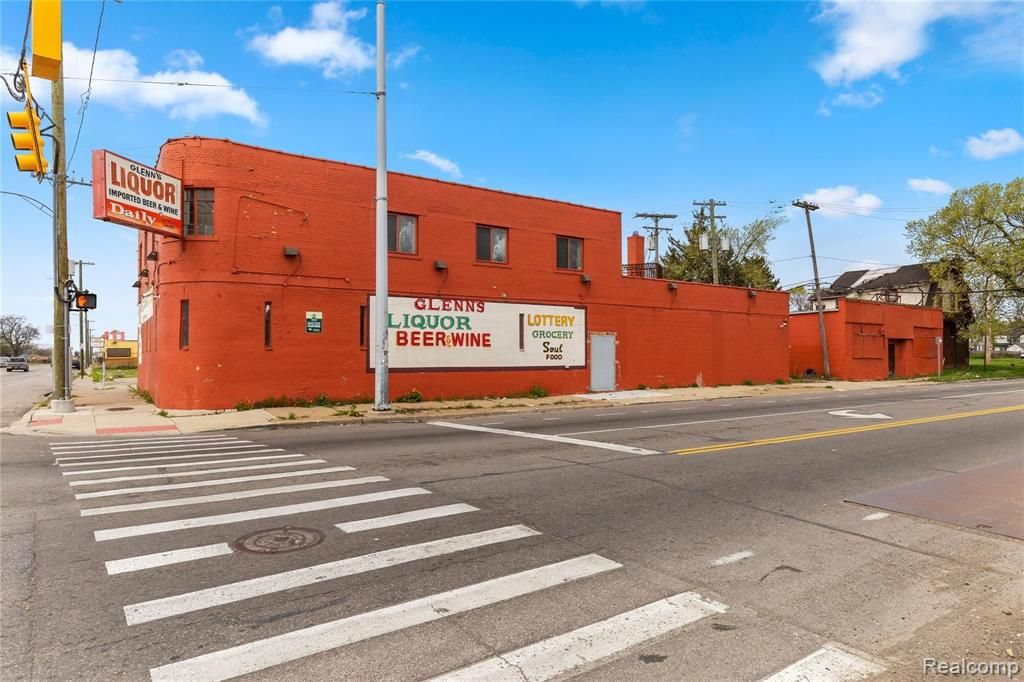 10000 W Chicago Street, Detroit, MI 48204