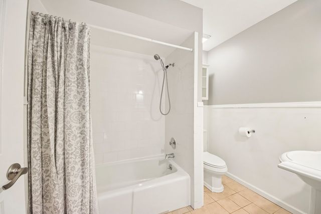 4225 Saratoga Avenue 415B, Downers Grove, IL 60515