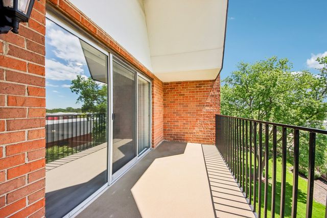 4225 Saratoga Avenue 415B, Downers Grove, IL 60515