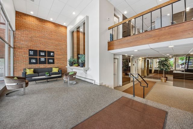 4225 Saratoga Avenue 415B, Downers Grove, IL 60515