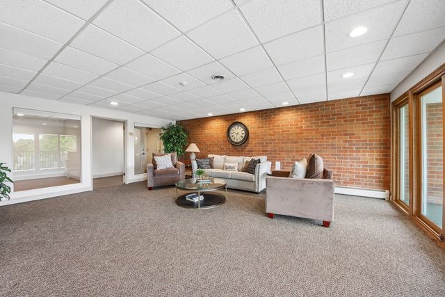 4225 Saratoga Avenue 415B, Downers Grove, IL 60515