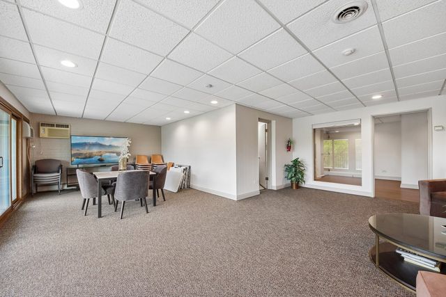 4225 Saratoga Avenue 415B, Downers Grove, IL 60515