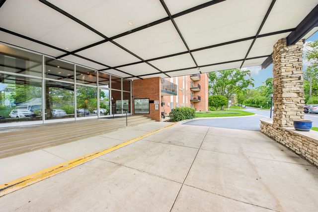 4225 Saratoga Avenue 415B, Downers Grove, IL 60515