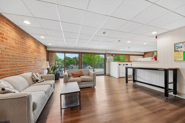 4225 Saratoga Avenue 415B, Downers Grove, IL 60515