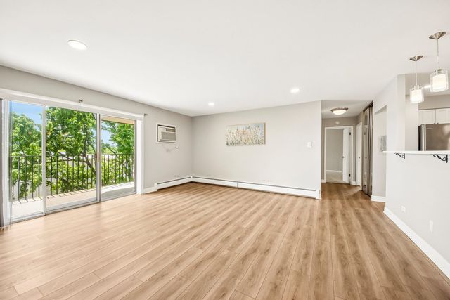 4225 Saratoga Avenue 415B, Downers Grove, IL 60515
