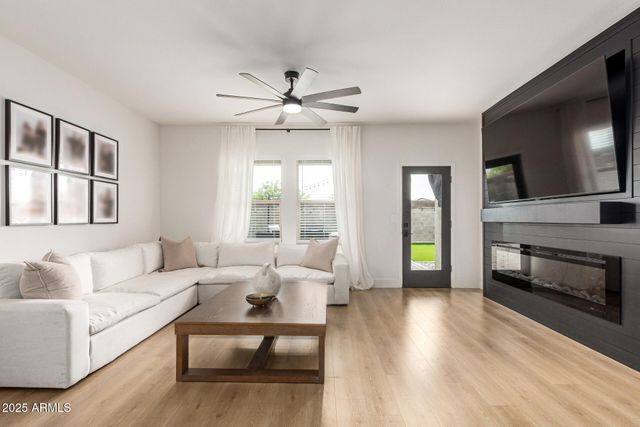 9519 W AGORA Lane, Tolleson, AZ 85353