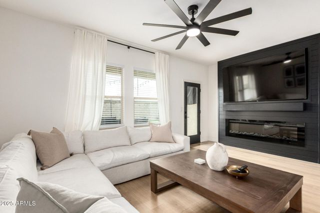 9519 W AGORA Lane, Tolleson, AZ 85353