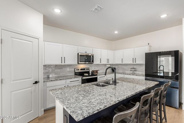 9519 W AGORA Lane, Tolleson, AZ 85353