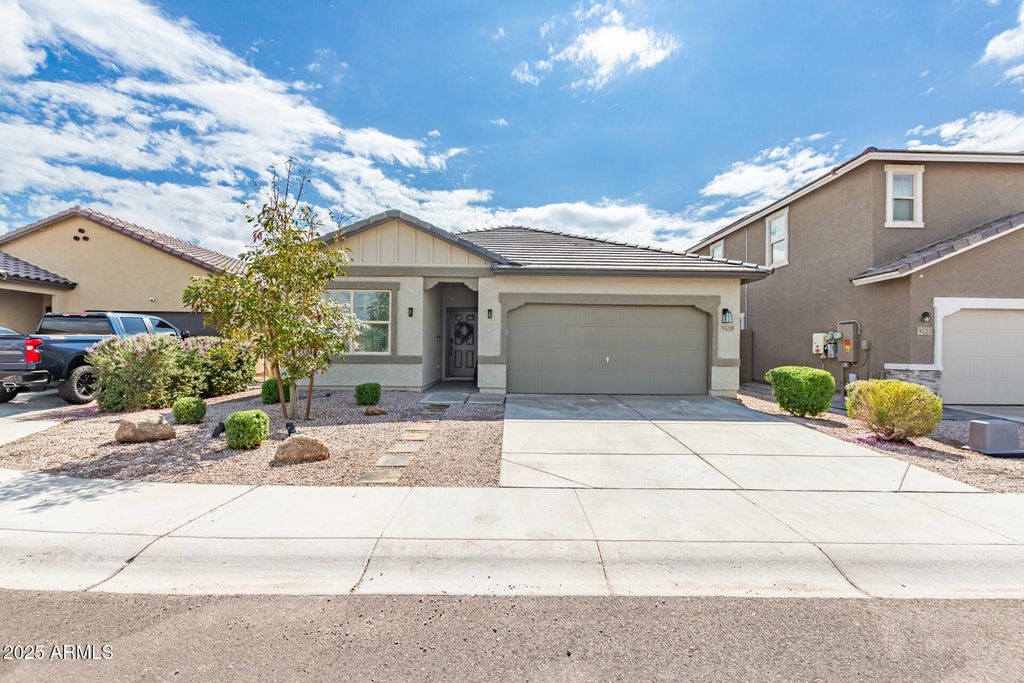 9519 W AGORA Lane, Tolleson, AZ 85353