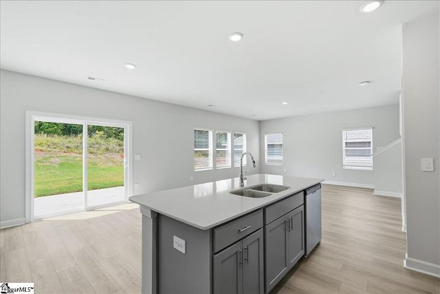 1544 Erindale Drive, Wellford, SC 29385