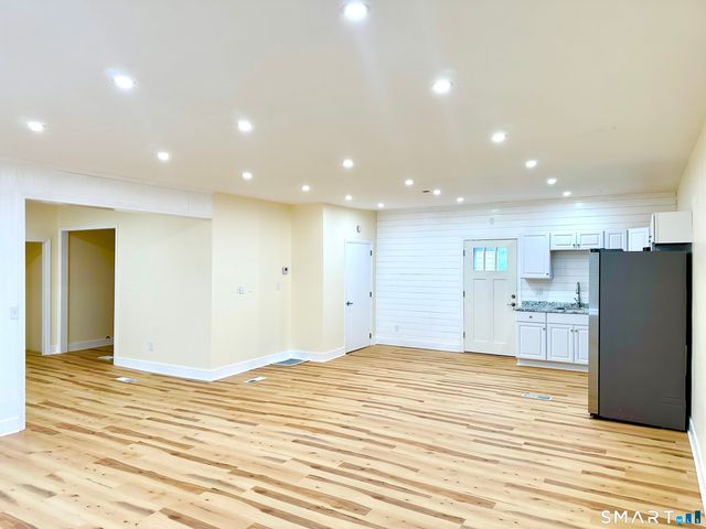 3848 Whitney Avenue, Hamden, CT 06518