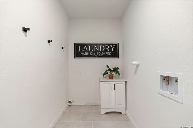 339 Springwood Ln, San Antonio, TX 78216