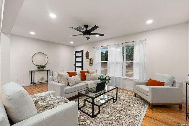 339 Springwood Ln, San Antonio, TX 78216