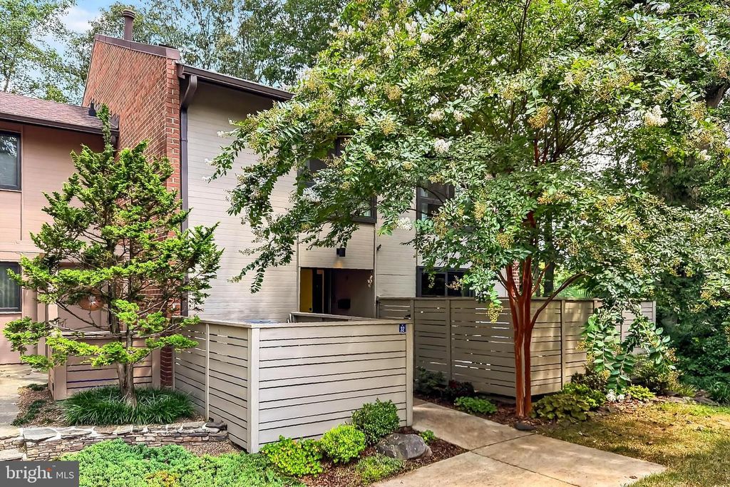 11732 INDIAN RIDGE RD, Reston, VA 20191