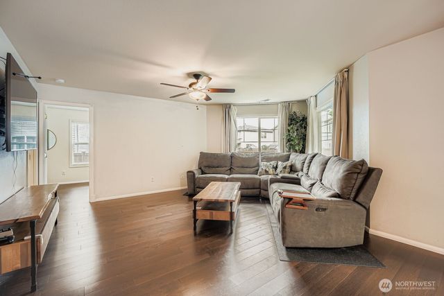 18219 93rd Avenue E, Puyallup, WA 98375