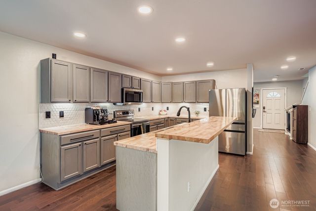 18219 93rd Avenue E, Puyallup, WA 98375