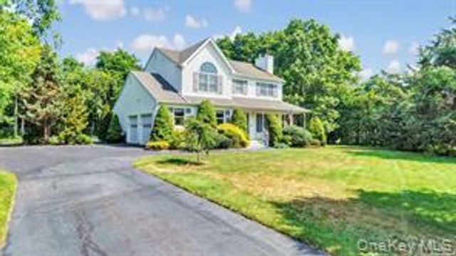 6 Bay Run, Jamesport, NY 11957