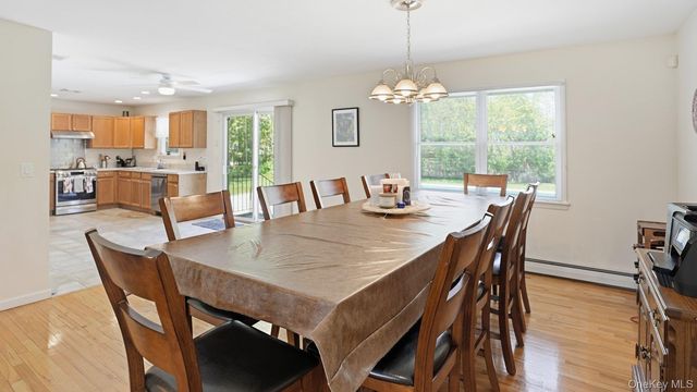 6 Bay Run, Jamesport, NY 11957