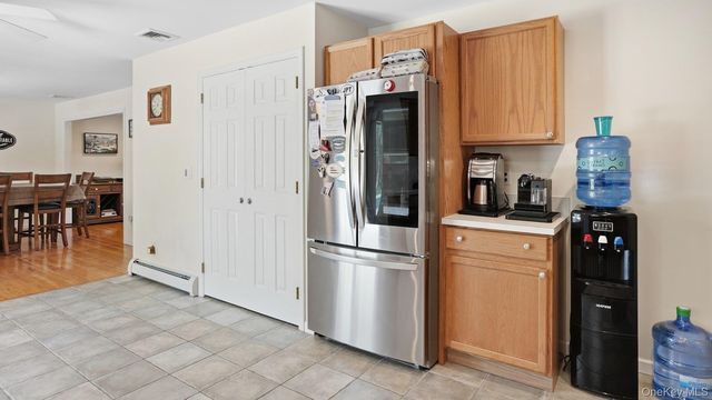 6 Bay Run, Jamesport, NY 11957