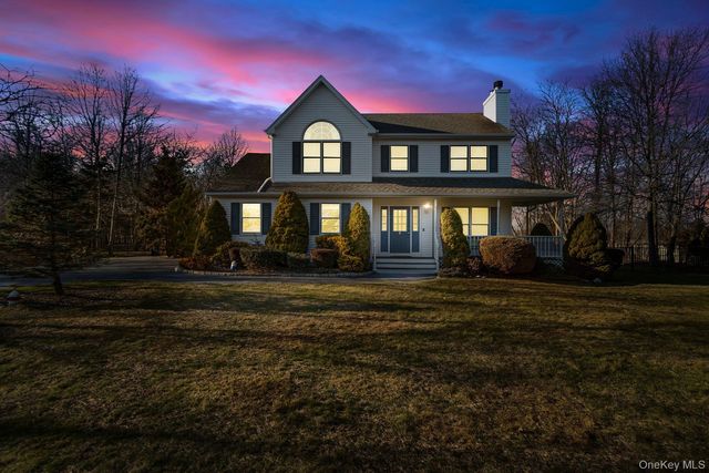 6 Bay Run, Jamesport, NY 11957