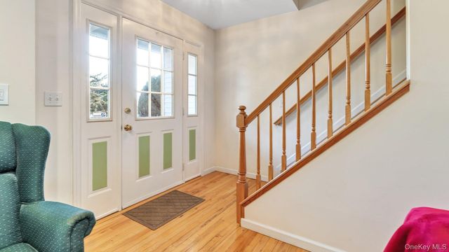 6 Bay Run, Jamesport, NY 11957