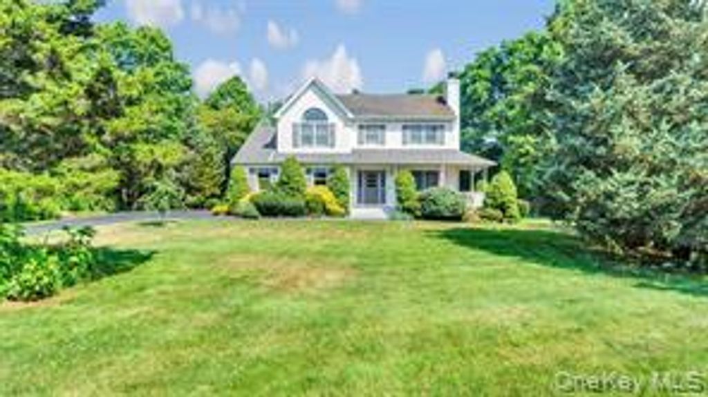 6 Bay Run, Jamesport, NY 11957