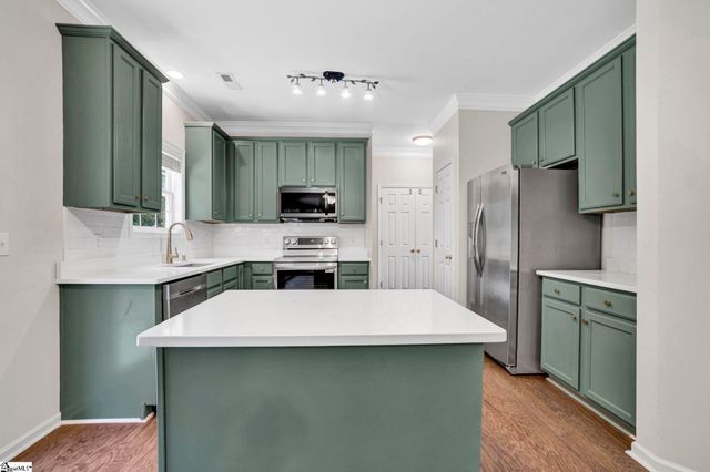 905 Morning Mist Lane, Simpsonville, SC 29680