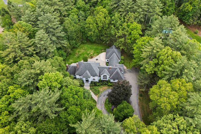 3 Oak Lane, Stratham, NH 03885