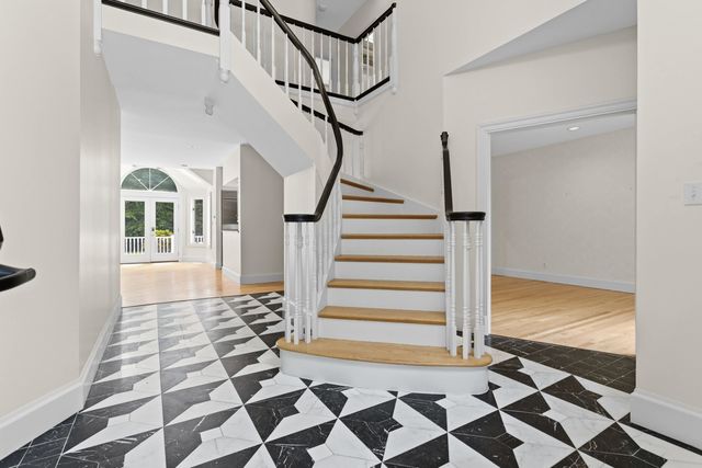 3 Oak Lane, Stratham, NH 03885