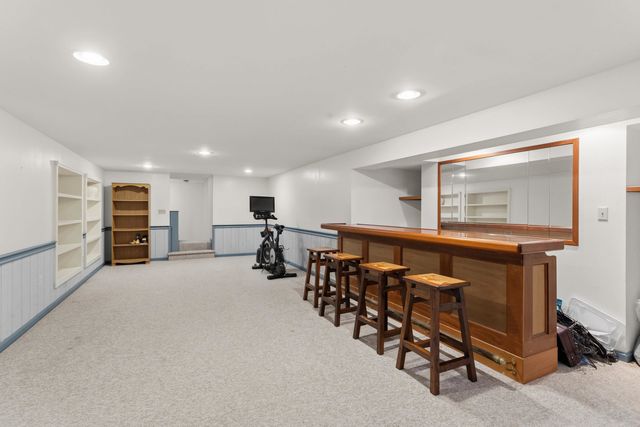 3 Oak Lane, Stratham, NH 03885