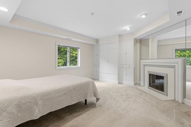 3 Oak Lane, Stratham, NH 03885