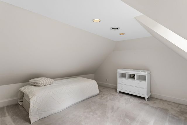 3 Oak Lane, Stratham, NH 03885