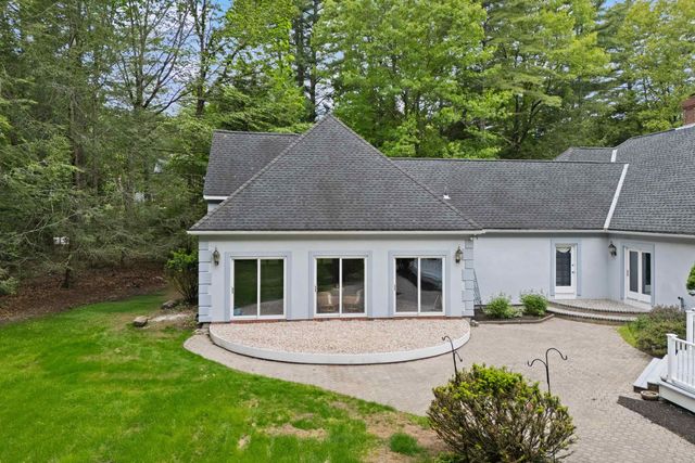 3 Oak Lane, Stratham, NH 03885
