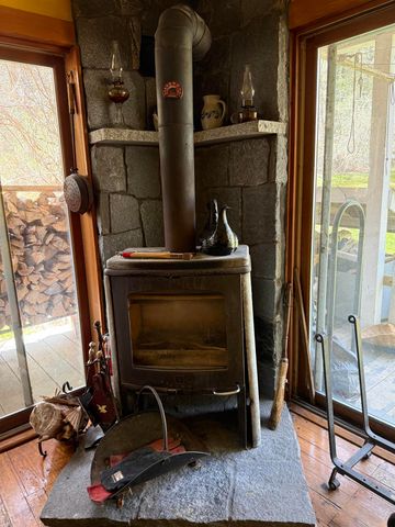 105 Craigue Hill, Springfield, VT 05156