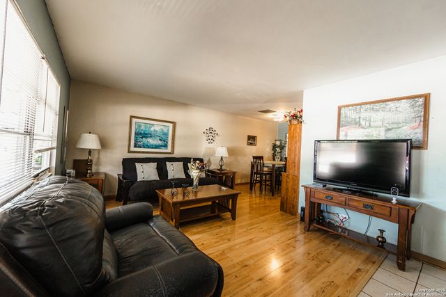 4839 Newcome, San Antonio, TX 78229