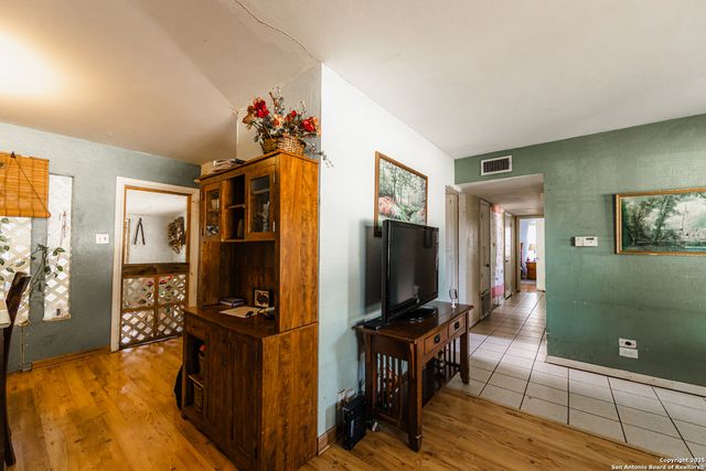 4839 Newcome, San Antonio, TX 78229