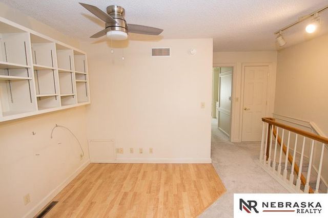 3419 neerpark Drive, Lincoln, NE 68506