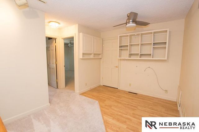 3419 neerpark Drive, Lincoln, NE 68506