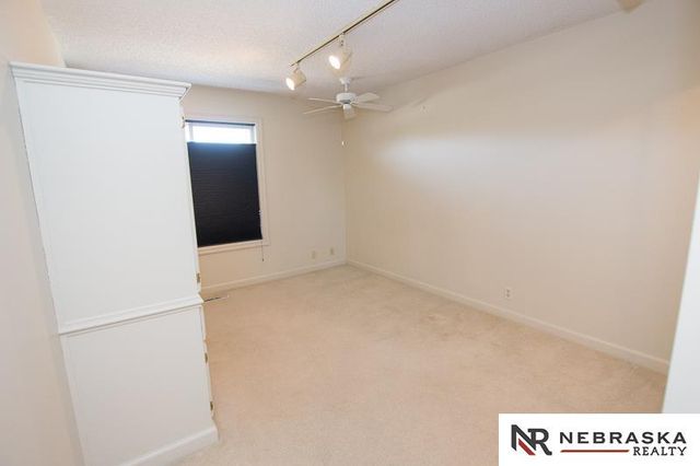 3419 neerpark Drive, Lincoln, NE 68506