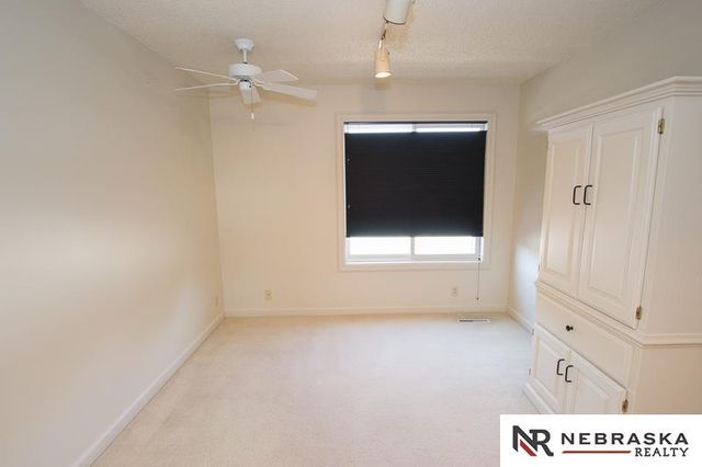 3419 neerpark Drive, Lincoln, NE 68506