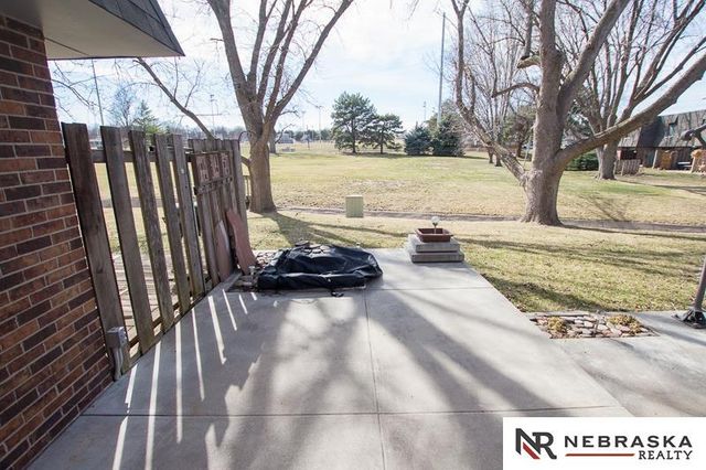 3419 neerpark Drive, Lincoln, NE 68506