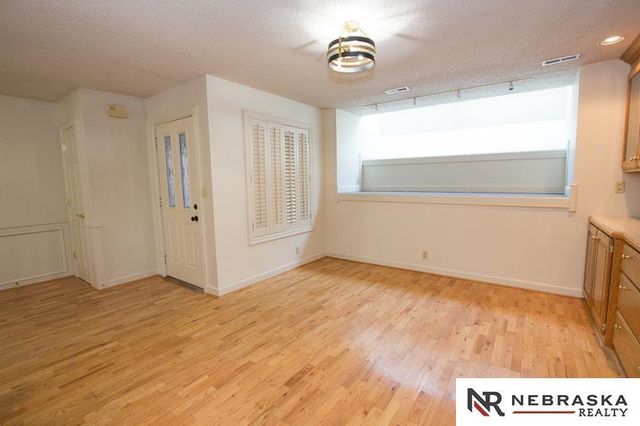 3419 neerpark Drive, Lincoln, NE 68506