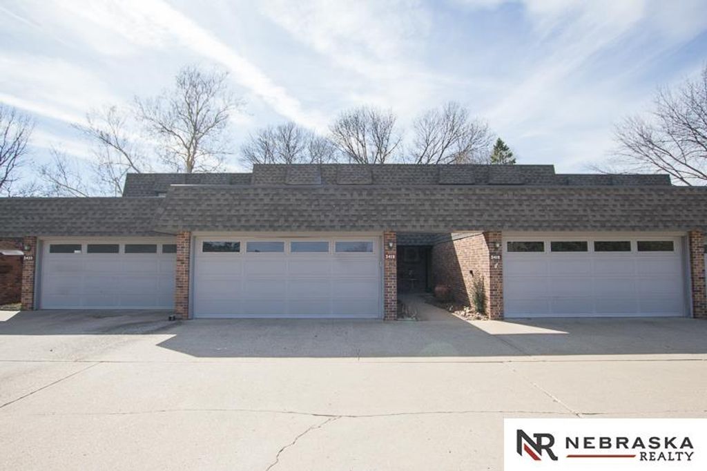 3419 neerpark Drive, Lincoln, NE 68506
